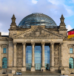 Namensschock: Neue Gesetzgebung fordert mindestens vier Buchstaben für alle Vornamen – Umbenennungszwang für Millionen